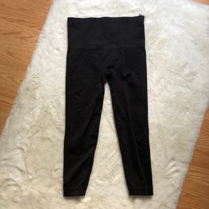 Spanx high waisted crop black leggings L